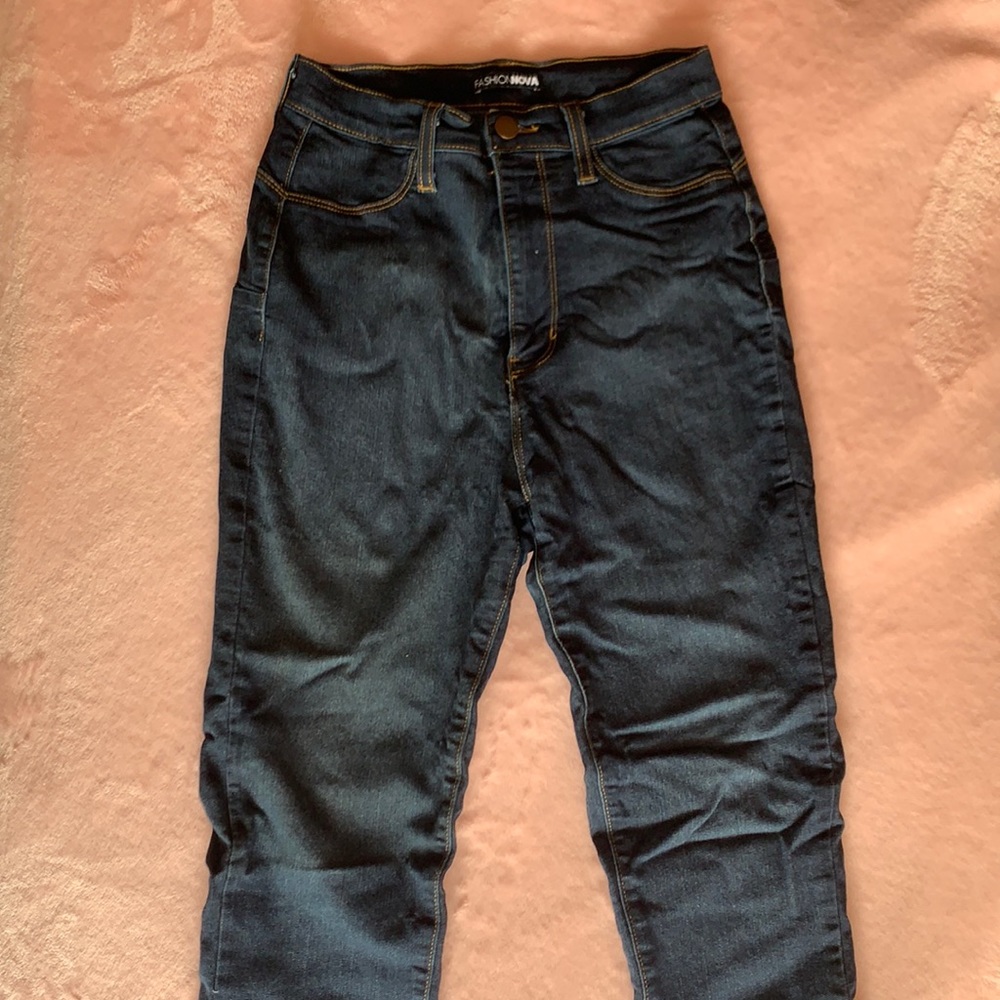 Women’s high waisted dark blue skinny jeans